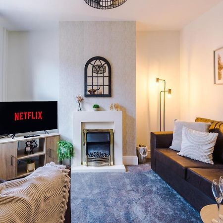 Bright 2-Bed Cottage In Chester By 53 Degrees Property, Ideal For Couples & Small Groups, City Centre - Sleeps 6 Zewnętrze zdjęcie