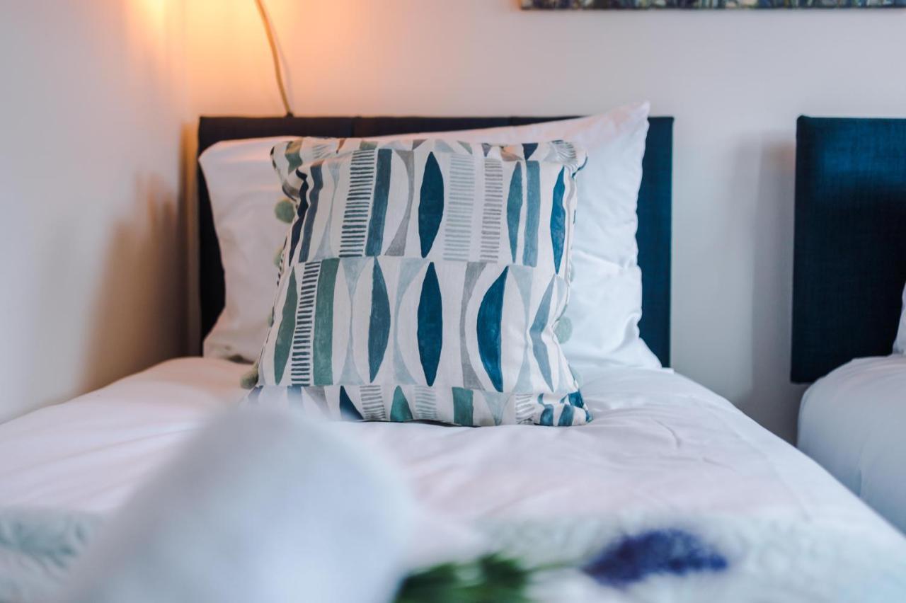 Bright 2-Bed Cottage In Chester By 53 Degrees Property, Ideal For Couples & Small Groups, City Centre - Sleeps 6 Zewnętrze zdjęcie